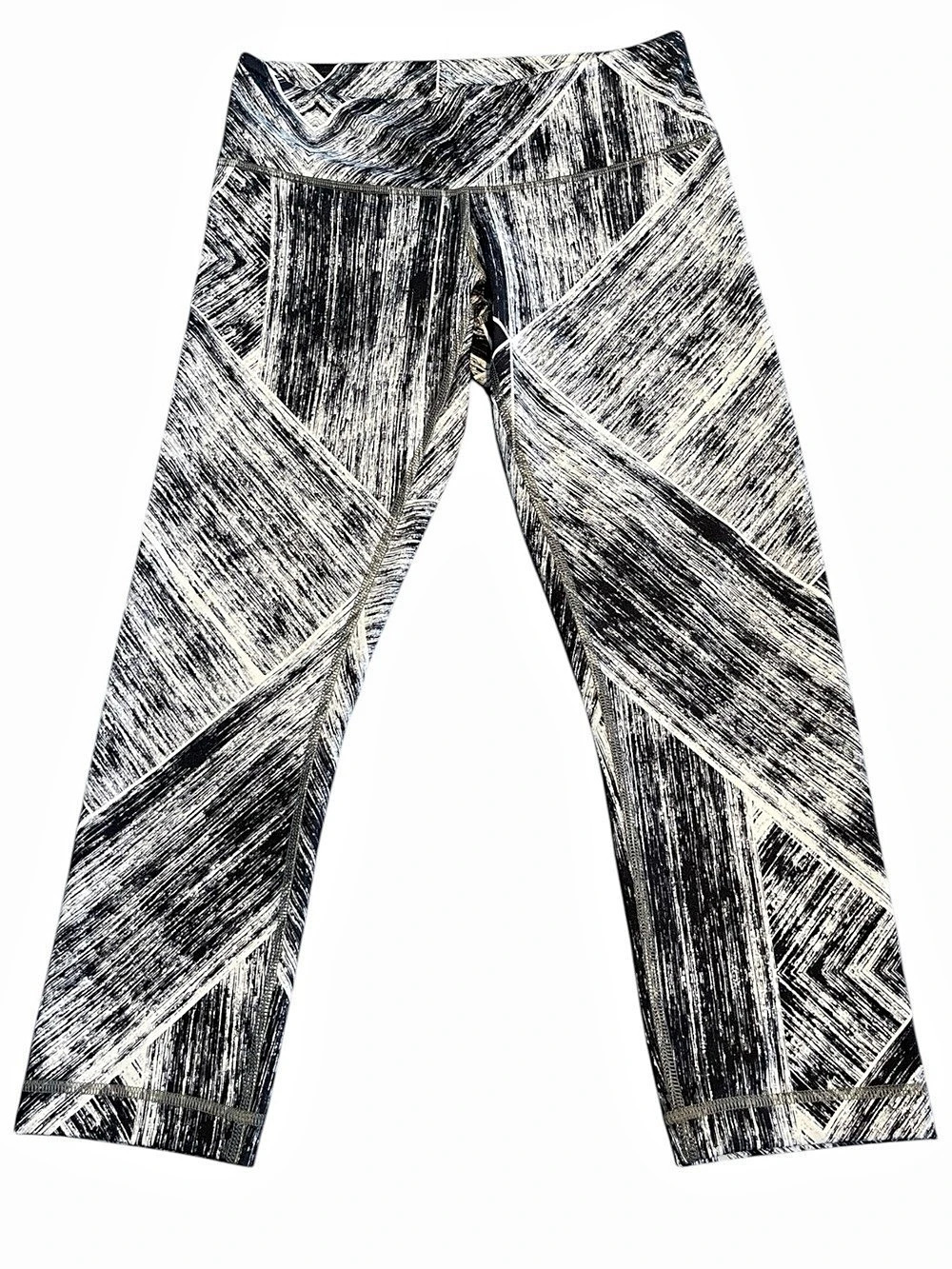 Lululemon Black and White Print Luon Leggings Size 6 21 Inch Inseam